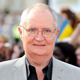 Jim Broadbent in Harry Potter and the Deathly Hallows Part II World Film Premiere - Arrivals