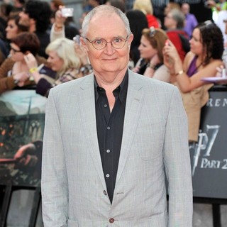 Jim Broadbent in Harry Potter and the Deathly Hallows Part II World Film Premiere - Arrivals