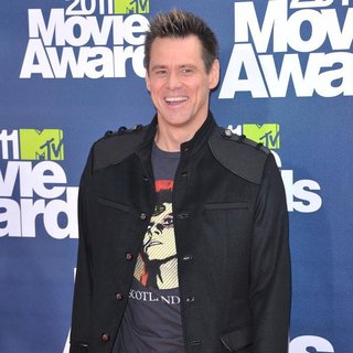 Jim Carrey in 2011 MTV Movie Awards - Arrivals