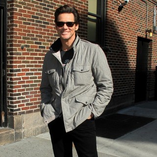 Jim Carrey in Celebrities Outside of The Ed Sullivan Theater for The Late Show with David Letterman - jim-carrey-late-show-with-david-letterman-12