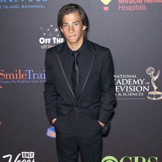 Jimmy Bennett in 2011 Daytime Emmy Awards - Red Carpet - jimmy-bennett-2011-daytime-emmy-awards-01