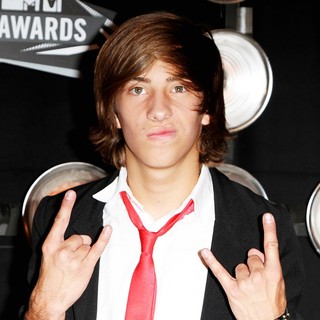 Jimmy Bennett in 2011 MTV Video Music Awards - Arrivals - jimmy-bennett-2011-mtv-vmas-01