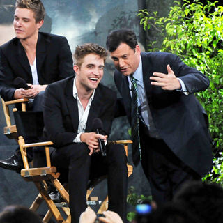 Xavier Samuel, Robert Pattinson, Jimmy Kimmel in The Twilight Saga: Eclipse Cast Make an Appearance on ABC's 'Jimmy Kimmel Live'