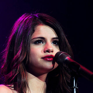 Selena Gomez in The 2010 Q102 Jingle Ball