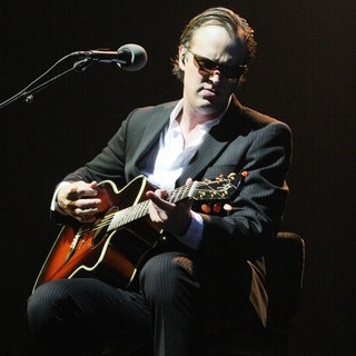 Joe Bonamassa in Joe Bonamassa Performing at The Hard Rock Live