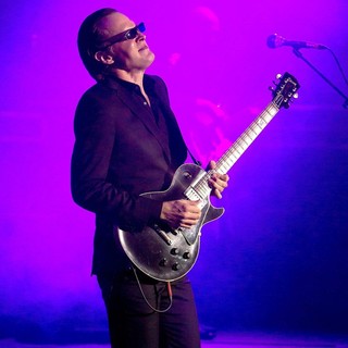 Joe Bonamassa in Joe Bonamassa Performing