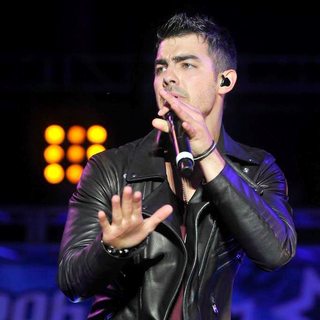 Joe Jonas, Jonas Brothers in B96 Pepsi SummerBash 2011
