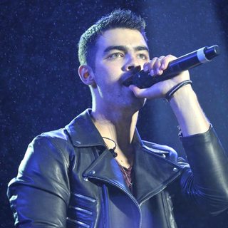 Joe Jonas, Jonas Brothers in B96 Pepsi SummerBash 2011