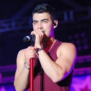 Joe Jonas, Jonas Brothers in B96 Pepsi SummerBash 2011
