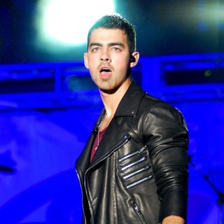 Joe Jonas, Jonas Brothers in B96 Pepsi SummerBash 2011