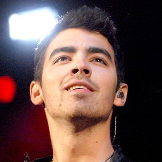 Joe Jonas in B96 Sobe Lifewater Jingle Bash