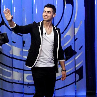 Joe Jonas, Jonas Brothers in The El Hormiguero TV Show