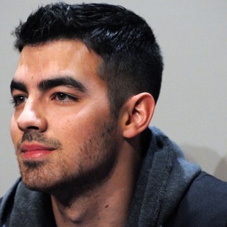 Joe Jonas, Jonas Brothers in People's Choice Awards 2012 Nominations Press Conference