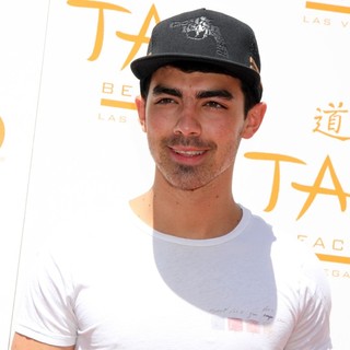 Joe Jonas, Jonas Brothers in Tao Beach Season Opening 2012