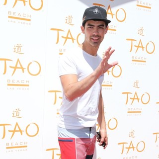Joe Jonas, Jonas Brothers in Tao Beach Season Opening 2012