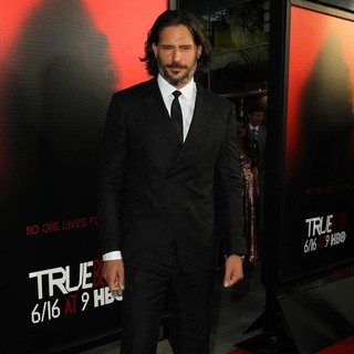 Joe Manganiello in Premiere of HBO's True Blood Season 6 - Arrivals - joe-manganiello-premiere-true-blood-season-6-03