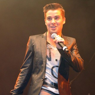 Joe McElderry in The 2011 Blackpool Illuminations Swtich-On Concert - joe-mcelderry-2011-blackpool-illuminations-swtich-on-concert-04