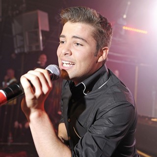 Joe McElderry in Joe McElderry Performing Live