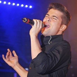 Joe McElderry in Joe McElderry Performing Live