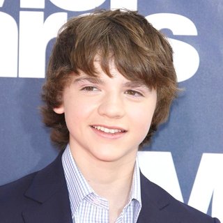 Joel Courtney in 2011 MTV Movie Awards - Arrivals