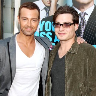 Joey Lawrence, Andrew Lawrence in The Los Angeles Premiere of Horrible Bosses - Arrivals