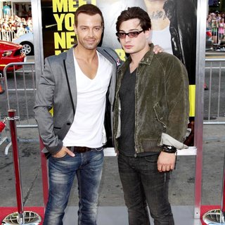 Joey Lawrence, Andrew Lawrence in The Los Angeles Premiere of Horrible Bosses - Arrivals