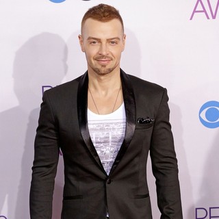 Joey Lawrence in People's Choice Awards 2013 - Red Carpet Arrivals