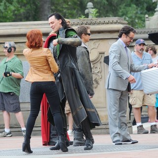 Scarlett Johansson, Tom Hiddleston, Jeremy Renner, Robert Downey Jr., Mark Ruffalo in Actors on The Set of The Avengers Shooting on Location in Manhattan