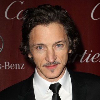John Hawkes in 24th Annual Palm Springs International Film Festival Awards Gala - Red Carpet