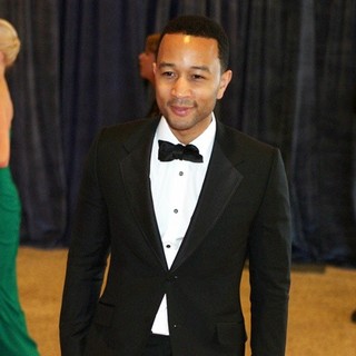 John Legend in 2013 White House Correspondents' Association Dinner - Arrivals - john-legend-2013-white-house-correspondents-association-dinner-01