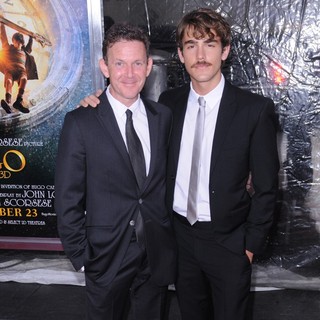 Hugo Premiere - john-logan-premiere-hugo-01