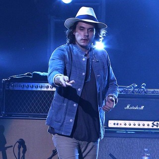 John Mayer in 2011 Tiger Jam at Mandalay Bay Events Center - Performance - john-mayer-2011-tiger-jam-10