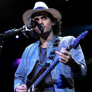 John Mayer in 2011 Tiger Jam at Mandalay Bay Events Center - Performance - john-mayer-2011-tiger-jam-11