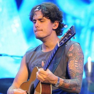 John Mayer Performs on The Final Night of his Bottle Studies Tour - john-mayer-final-night-bottle-studies-tour-06