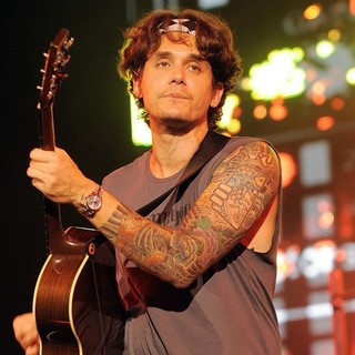 John Mayer Performs on The Final Night of his Bottle Studies Tour - john-mayer-final-night-bottle-studies-tour-12