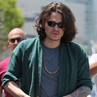 John Mayer Seen Leaving Kings Road Cafe After Having Lunch with Celebrity Trainer Harley Pasternak