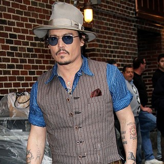 Johnny Depp in The Late Show with David Letterman - Arrivals - johnny-depp-late-show-with-david-letterman-04