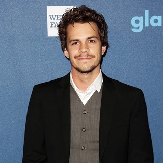 Johnny Simmons