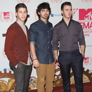 Jonas Brothers in The MTV EMA's 2012 - Arrivals