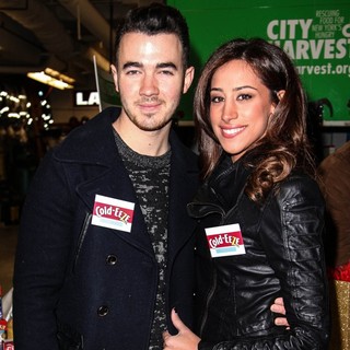 Kevin Jonas, Danielle Deleasa in Kevin Jonas and Danielle Deleasa Host A FDNY Food Drive for Hurricane Sandy Victims
