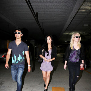 Demi+lovato+skyscraper+album+release+date