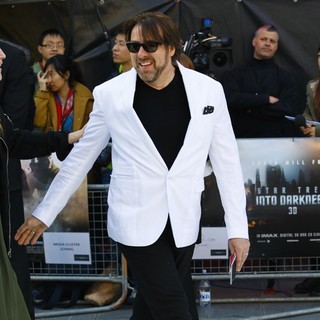 Jonathan Ross in U.K. Premiere of Star Trek Into Darkness - Arrivals - jonathan-ross-uk-premiere-star-trek-into-darkness-04