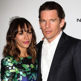 Rashida Jones, Ethan Hawke in 27th Annual Independent Spirit Awards - Press Room