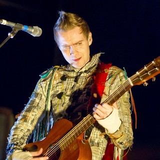 Jonsi, Sigur Ros in Jonsi Kicks Off His European Solo Tour