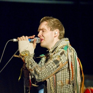 Jonsi, Sigur Ros in Jonsi Kicks Off His European Solo Tour