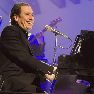 Jools Holland in Jools Holland Performing Live