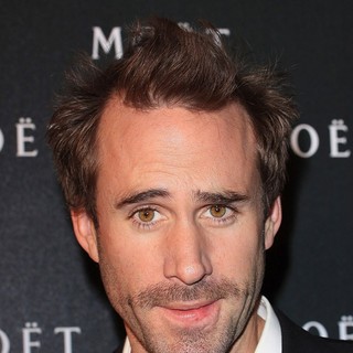 Joseph Fiennes in Moet and Chandon: A Tribute to Cinema