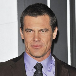 Josh Brolin in The Los Angeles World Premiere of Gangster Squad - Arrivals