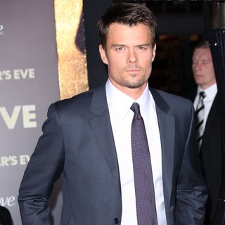 Josh Duhamel in Los Angeles Premiere of New Year's Eve