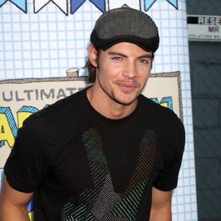 Josh Henderson in The 2010 Ultimate Slam PaddleJam Celebrity Ping Pong Tournament